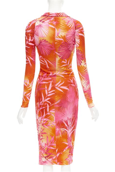 runway VERSACE 2020 Runway pink jungle print ruched dress 